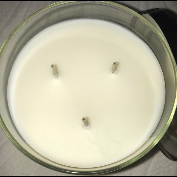 Bath & Body Works Campfire Donut 3 Wick Candle - Picture 2 of 2